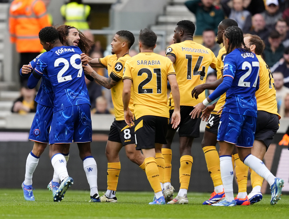 切尔西主场大胜对手,继续追逐领头羊的是谁